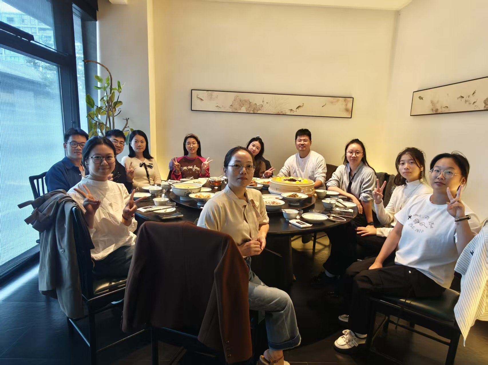 집중하고 정상에 오르고 웃으며 우정에 대해 이야기하십시오. 회사의 North Peak 팀 빌딩 활동이 성공적으로 마무리되었습니다.