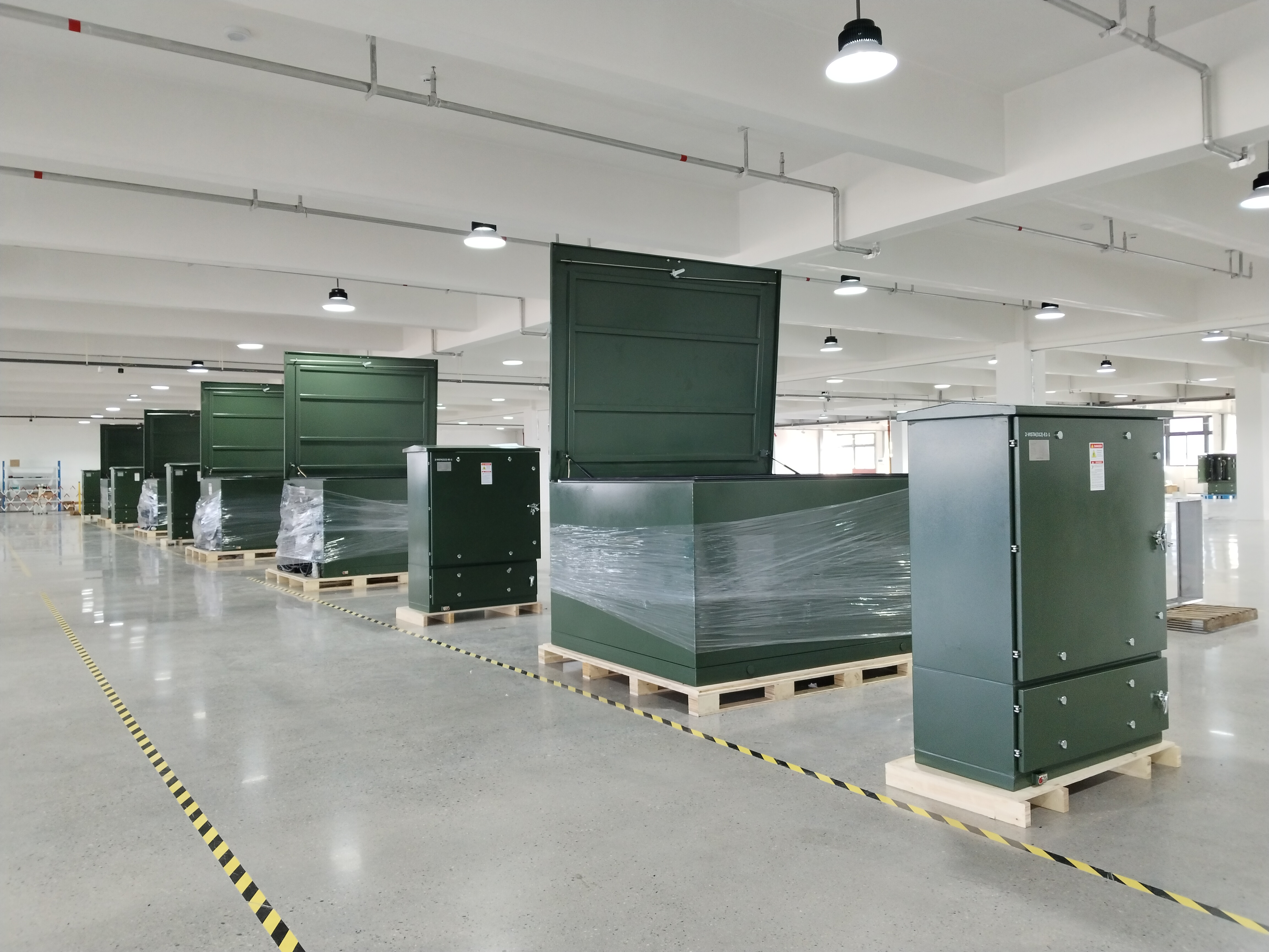 그랜드 스타트를 시작하세요! CNKEEYA Electric의 지하 캐비닛 전체 세트가 미국 오하이오 데이터 센터 프로젝트에 배송되었습니다.